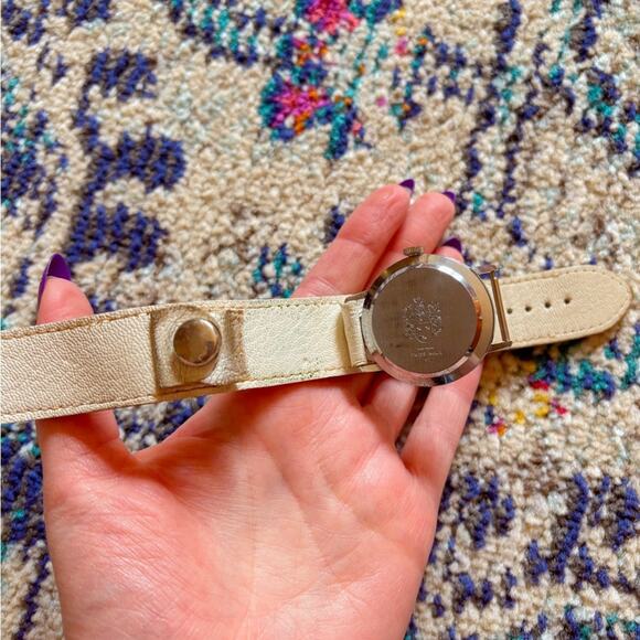 Vintage Bradley Swiss Made Minnie Mouse Watch – Cream Leather Band ? main image 6